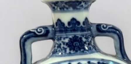 Две китайские вазы XVIII века проданы на аукционе за 327 000 долларов США