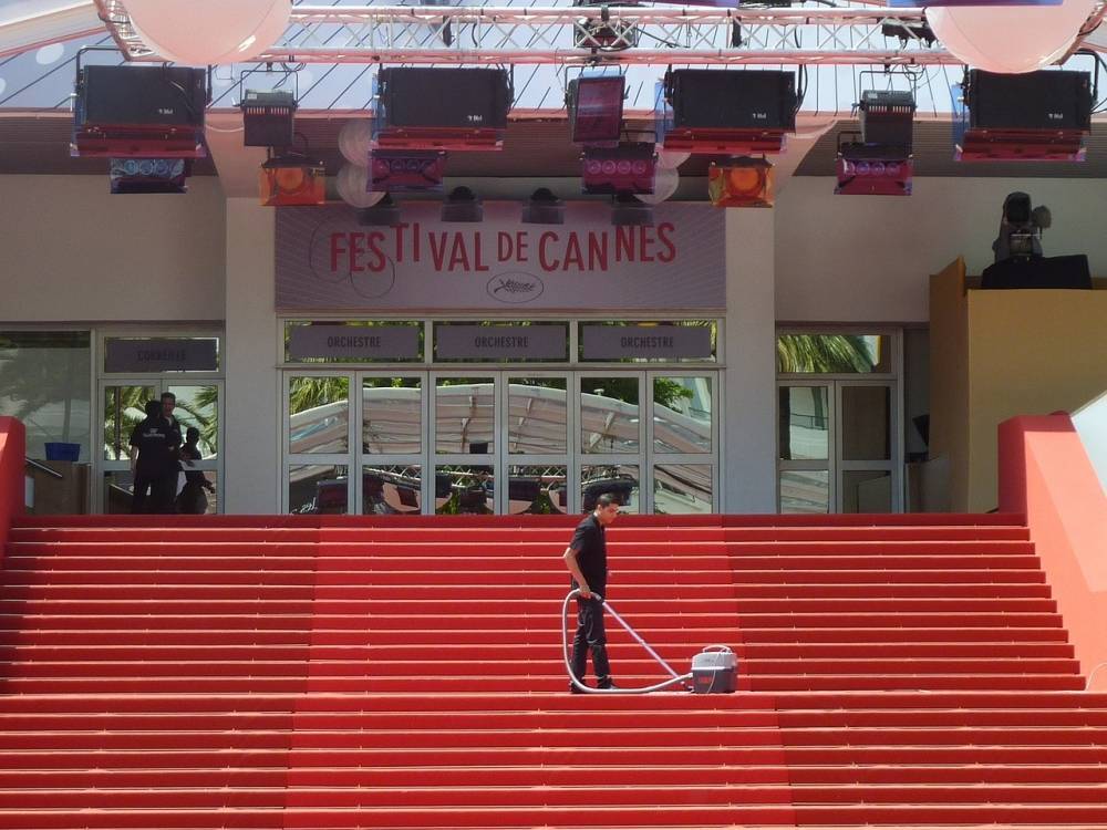 Во Франции открывается 77-й Каннский кинофестиваль