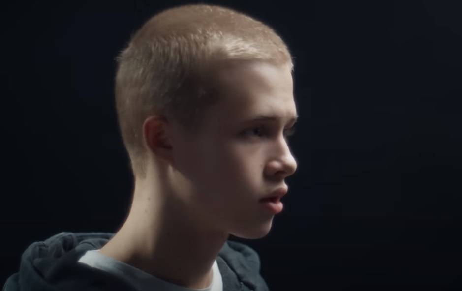 Пальто из «Слова пацана» выпустил клип «Как быть»