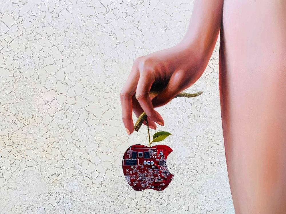 Art Russia. Зеленые носороги и яблоки с микросхемами