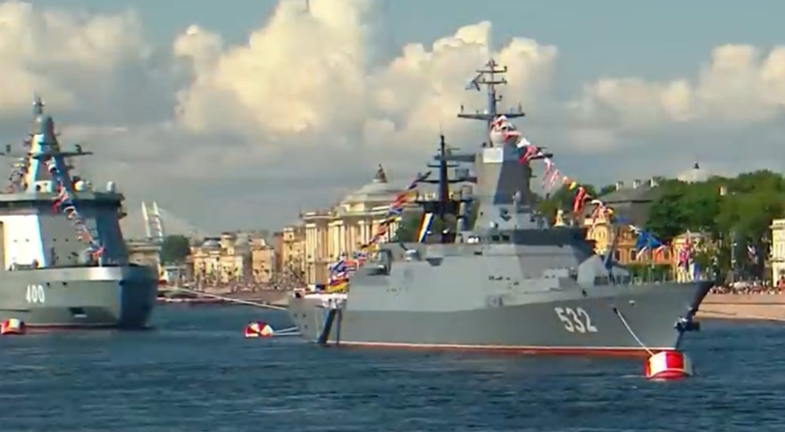 В России отмечается День Военно-морского флота