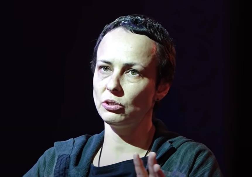 Чичерина представила клип «Призрак Победы» с Владленом Татарским