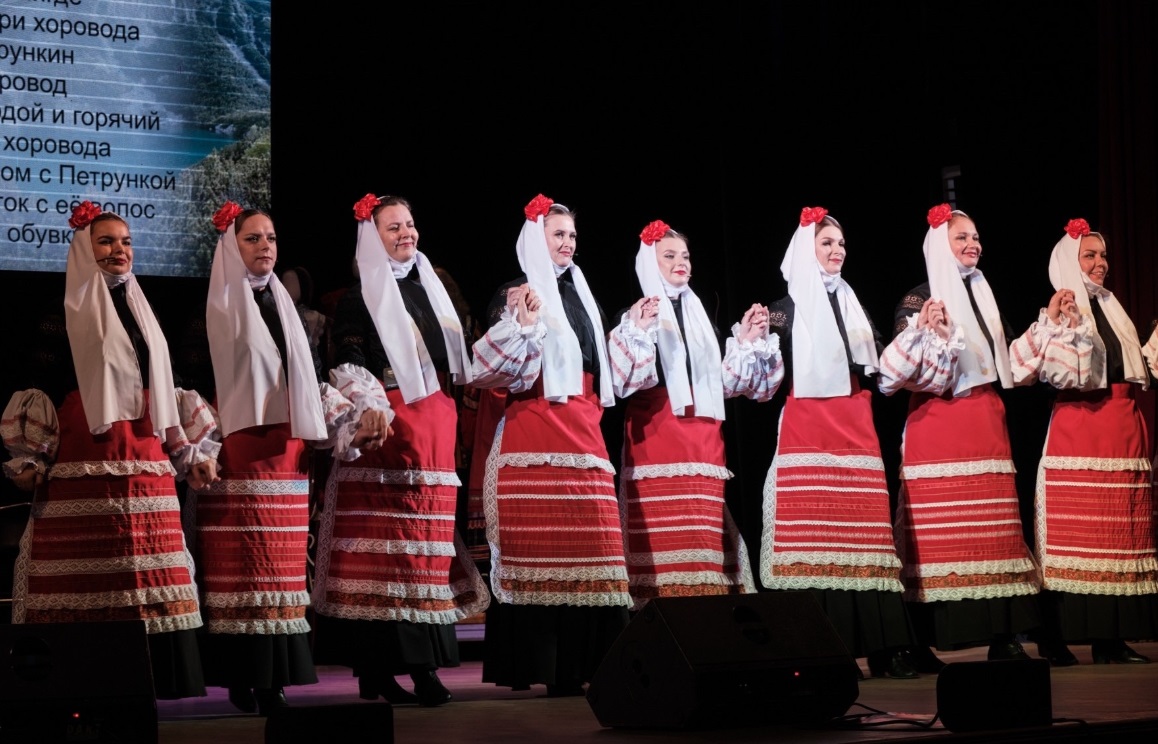 Тульский фольклорный ансамбль «Услада» представил программу «И в песне, и в сердце — Родина»