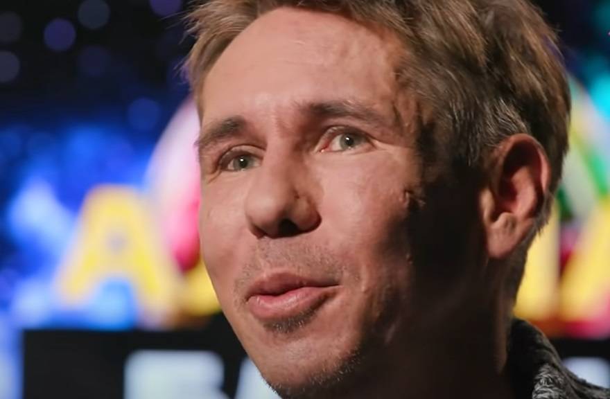 Актер Алексей Панин показал американский паспорт