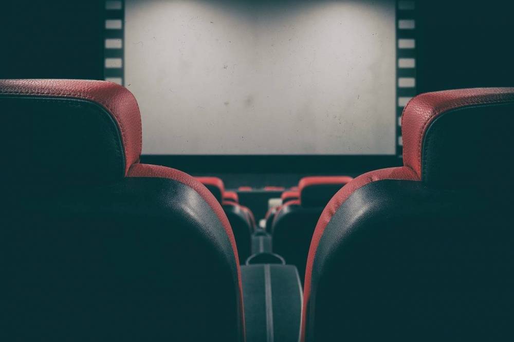 В прокат выйдет фильм по повести Кира Булычева «Сто лет тому вперед» с Хабенским и Петровым