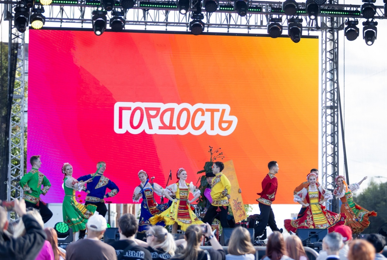 Ансамбль песни и танца «Волга» выступил в Ульяновске