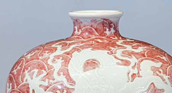 Китайская ваза-дракон XVIII века возглавила весенний аукцион Christie’s 