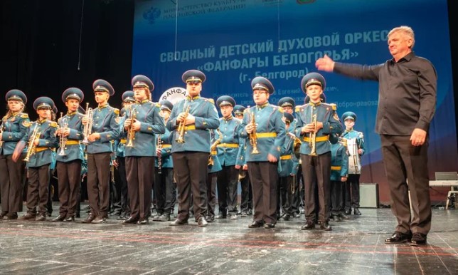 Более 300 музыкантов выступили в Орле на Всероссийском фестивале духовой музыки